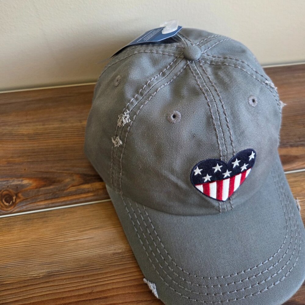 Life is Good Sun washed Chill Americana Heart Flag Chill Cap/Hat - Picture 7 of 8